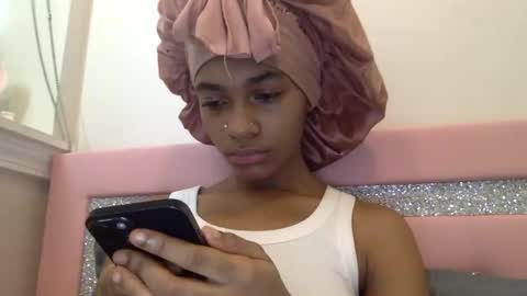 nanaonn online show from March 10, 2:11 pm