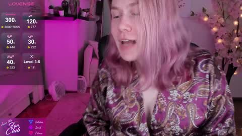 Nancy online show from December 5, 2:22 pm