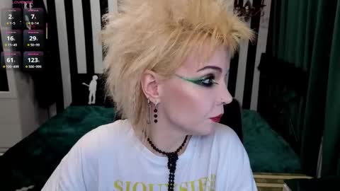 Nancy online show from November 9, 1:04 am