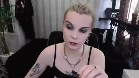 Nancy online show from August 2, 3:32 pm