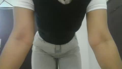 Snapshot of nancynia chatting on May 10, 8:52 am nancynia online show from May 10, 8:52 am