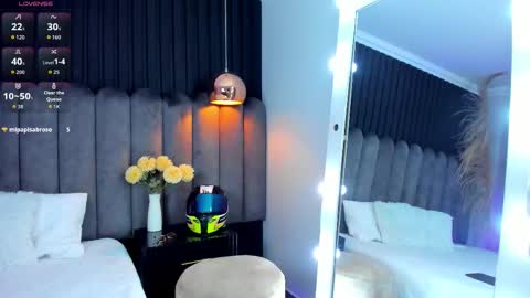 Snapshot of nanda_vixen_ chatting on February 12, 9:10 pm Nanda online show from February 12, 9:10 pm