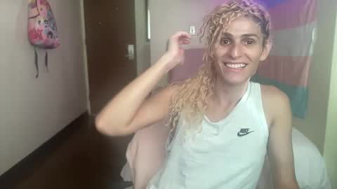 Nanki Teresa online show from December 3, 2:25 am