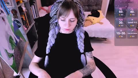 Snapshot of nanitamoore chatting on December 3, 5:31 am Monday-Friday 12-4 AM and 6-9 AM New York time online show from December 3, 5:31 am