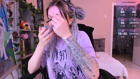 Snapshot of nanitamoore chatting on December 30, 8:54 am Monday-Friday 12-4 AM and 6-9 AM New York time online show from December 30, 8:54 am