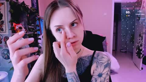 Snapshot of nanitamoore chatting on February 1, 8:16 pm Monday-Friday 12-4 AM and 6-9 AM New York time online show from February 1, 8:16 pm