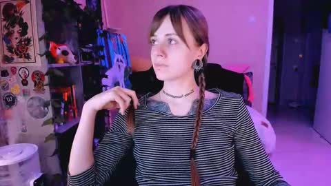 Snapshot of nanitamoore chatting on March 1, 8:10 pm Monday-Friday 12-4 AM and 6-9 AM New York time online show from March 1, 8:10 pm