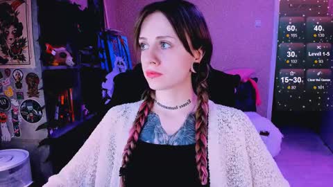 Snapshot of nanitamoore chatting on March 9, 8:10 pm Monday-Friday 12-4 AM and 6-9 AM New York time online show from March 9, 8:10 pm