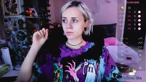 Snapshot of nanitamoore chatting on October 16, 8:43 pm Monday-Friday 12-4 AM and 6-9 AM New York time online show from October 16, 8:43 pm