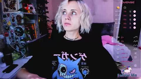 Snapshot of nanitamoore chatting on October 18, 8:53 pm Monday-Friday 12-4 AM and 6-9 AM New York time online show from October 18, 8:53 pm