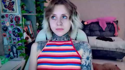 Snapshot of nanitamoore chatting on July 22, 6:43 pm Monday-Friday 12-4 AM and 6-9 AM New York time online show from July 22, 6:43 pm