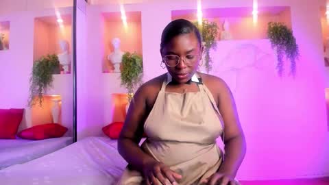 nanymoreno online show from November 18, 12:31 pm