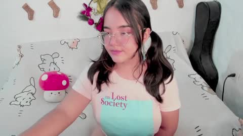 Snapshot of naoko_uwu chatting on December 16, 3:00 pm Naoko online show from December 16, 3:00 pm