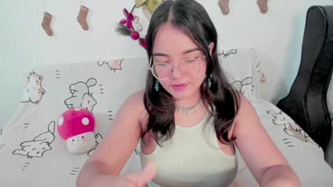 Snapshot of naoko_uwu chatting on December 18, 1:02 pm Naoko online show from December 18, 1:02 pm