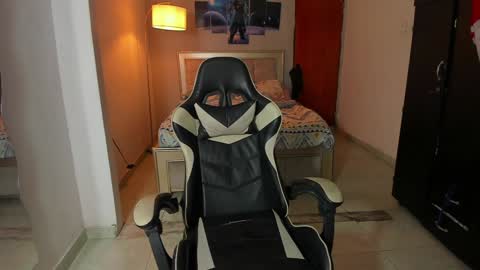 naomi_berckley online show from January 29, 8:18 am