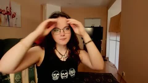 naomi_di online show from June 4, 5:57 am