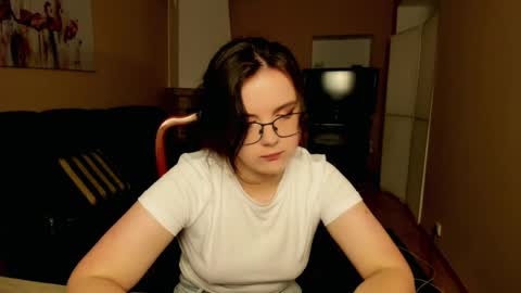 naomi_di online show from July 2, 7:20 pm