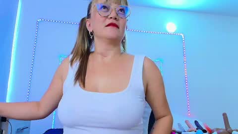 Naomi online show from May 30, 11:18 am