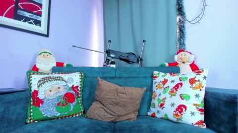 Snapshot of naomi_jones13 chatting on December 1, 8:09 pm Nahomi Jones online show from December 1, 8:09 pm