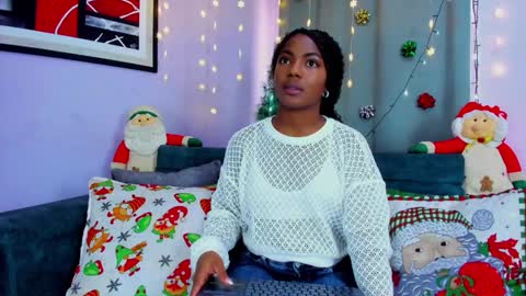 Snapshot of naomi_jones13 chatting on December 15, 8:15 pm Nahomi Jones online show from December 15, 8:15 pm