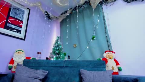 Snapshot of naomi_jones13 chatting on December 28, 8:15 pm Nahomi Jones online show from December 28, 8:15 pm