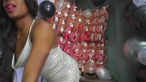 Snapshot of naomi_jones13 chatting on January 14, 4:15 am Nahomi Jones online show from January 14, 4:15 am
