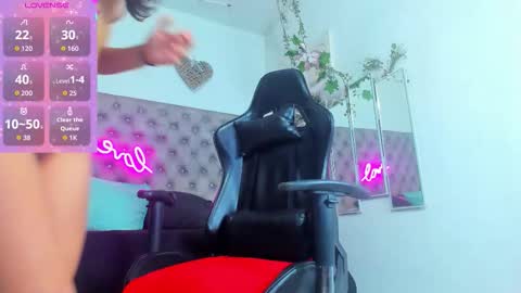 Naomi online show from November 24, 11:10 am