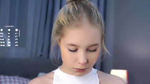 Snapshot of naomibry chatting on January 6, 1:15 pm Angel online show from January 6, 1:15 pm