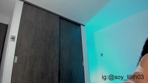 Naomi  online show from November 9, 2:43 am