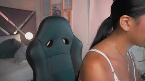 Snapshot of naomigray__ chatting on June 10, 7:46 pm Naomi-Gray online show from June 10, 7:46 pm