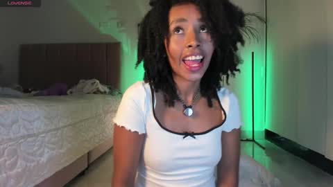 Naomii online show from October 2, 12:39 am