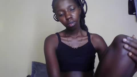 Snapshot of naomilittle905047 chatting on February 28, 7:42 am naomilittle905047 online show from February 28, 7:42 am