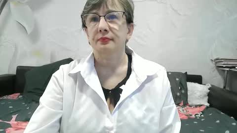 Snapshot of naomimolligan chatting on May 4, 10:55 am naomimolligan online show from May 4, 10:55 am