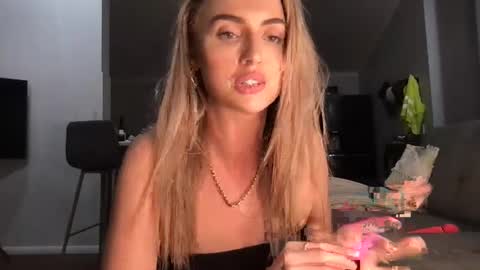 naomirhoades online show from February 27, 4:10 pm