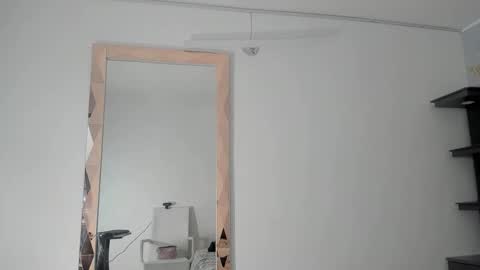 Snapshot of naomisaenz01 chatting on April 17, 7:39 pm naomisaenz01 online show from April 17, 7:39 pm