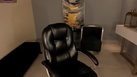 Snapshot of naomisainz chatting on November 23, 1:00 pm Naomi online show from November 23, 1:00 pm