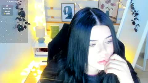 Naomi online show from February 9, 9:30 pm