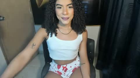 Snapshot of naomiwildburn chatting on July 3, 3:02 am naomiwildburn online show from July 3, 3:02 am