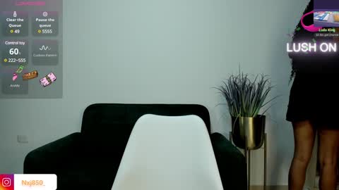 Naomi     online show from January 12, 9:08 pm