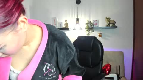 naomy online show from August 1, 1:38 am