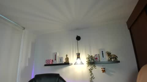naomy online show from August 4, 10:12 pm