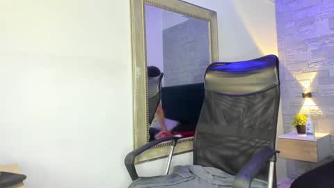 Naomy Smith online show from December 3, 11:57 pm