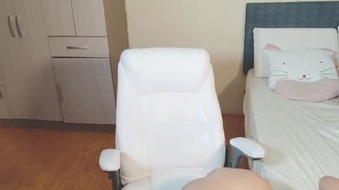 Naree online show from January 19, 1:33 pm