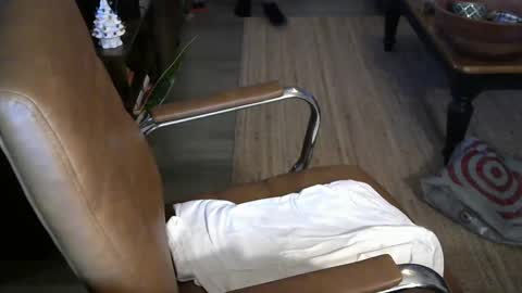 Snapshot of nareth338 chatting on December 30, 5:48 am nareth338 online show from December 30, 5:48 am