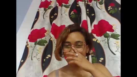 Snapshot of narindra884634 chatting on April 15, 8:31 pm narindra884634 online show from April 15, 8:31 pm