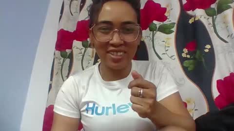 Snapshot of narindra884634 chatting on April 26, 5:16 am narindra884634 online show from April 26, 5:16 am