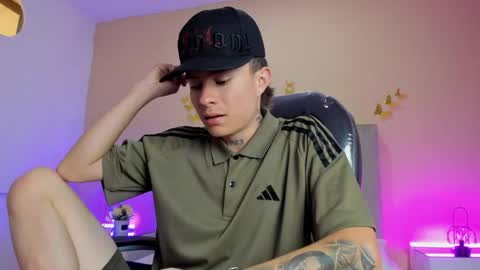 Snapshot of nascary_fox chatting on May 7, 2:22 pm Nascary Fox online show from May 7, 2:22 pm
