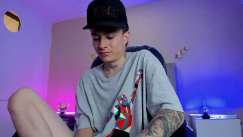 Snapshot of nascary_fox chatting on May 11, 2:45 pm Nascary Fox online show from May 11, 2:45 pm