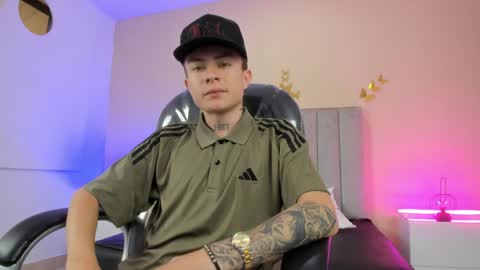 Snapshot of nascary_fox chatting on May 18, 1:17 pm Nascary Fox online show from May 18, 1:17 pm