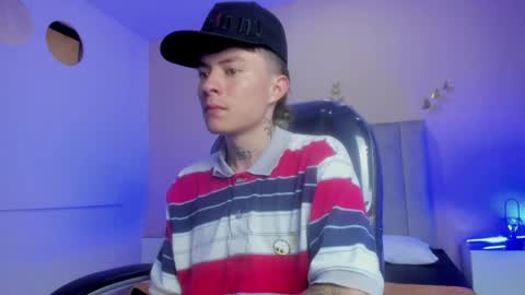 Snapshot of nascary_fox chatting on May 27, 12:13 pm Nascary Fox online show from May 27, 12:13 pm
